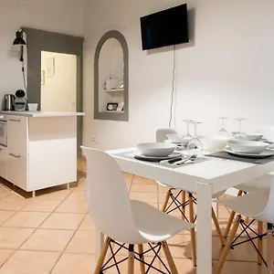 Apartment 2 Next To A Market And Piazza Santa Croce - Homeunity, Florence